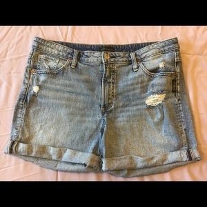 Women’s Silver jean Co boyfriend shorts size 31